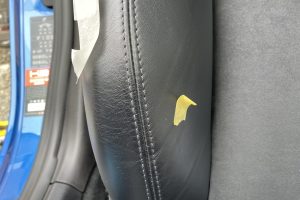 ポルシェ ケイマン GTS (type-718) レザーシート 傷補修｜東京 新宿区