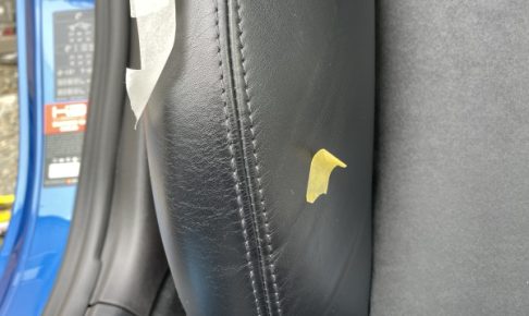 ポルシェ ケイマン GTS (type-718) レザーシート 傷補修｜東京 新宿区