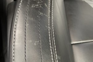 ベンツ E200 レザーシート 傷 補修｜東京 江戸川区