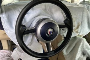 アルピナ ロードスターV8 革巻きステアリング 擦れ 補修｜東京 世田谷区
