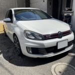 VWゴルフ 天井 浮き 剥がれ 垂れ下がり 張替え 防音断熱材施工 ｜東京 新宿区
