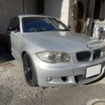 BMW120i 天井 浮き 剥がれ 垂れ下がり 張替え＋防音断熱材施工｜東京 新宿区
