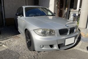BMW120i 天井 浮き 剥がれ 垂れ下がり 張替え＋防音断熱材施工｜東京 新宿区