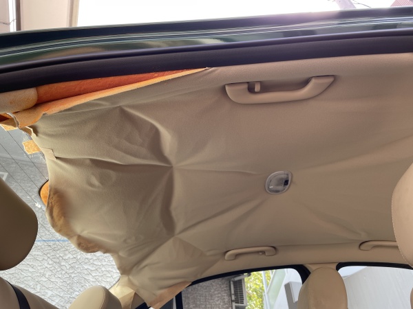 ジャガーXタイプ 天井 浮き 剥がれ 垂れ下がり 張替え｜東京 新宿区