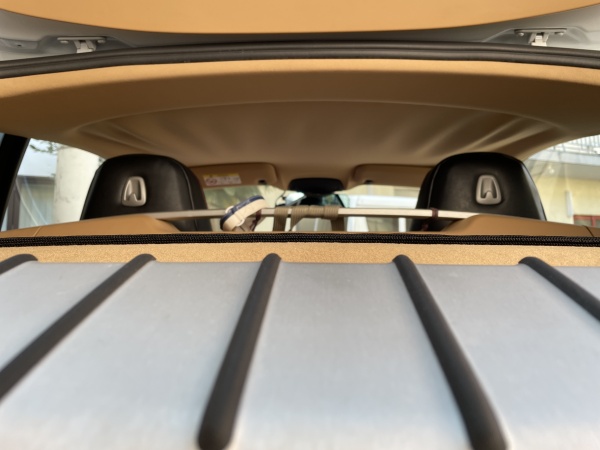 ポルシェケイマン type-981 天井張り替え  浮き 剥がれ 垂れ下がり 防音断熱材｜東京 新宿区