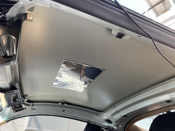 ポルシェケイマン type-981 天井張り替え  浮き 剥がれ 垂れ下がり 防音断熱材｜東京 新宿区