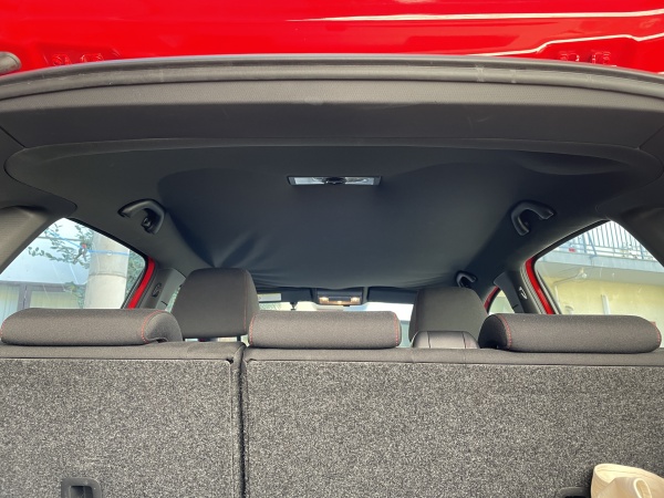 フォルクスワーゲンゴルフ 天井  浮き 剥がれ 垂れ下がり 張替え ｜東京 新宿区