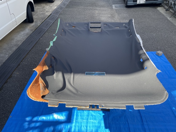 フォルクスワーゲンゴルフ 天井  浮き 剥がれ 垂れ下がり 張替え ｜東京 新宿区