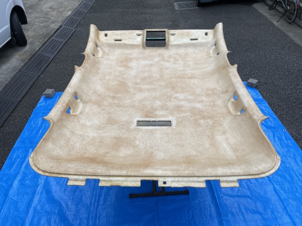 フォルクスワーゲンゴルフ 天井  浮き 剥がれ 垂れ下がり 張替え ｜東京 新宿区