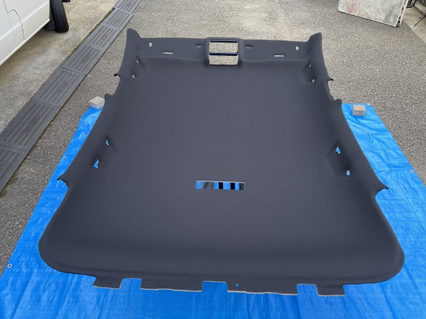 フォルクスワーゲンゴルフ 天井  浮き 剥がれ 垂れ下がり 張替え ｜東京 新宿区