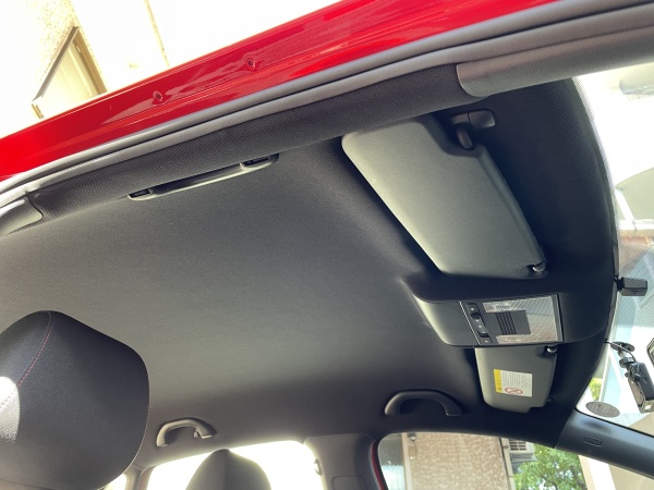 フォルクスワーゲンゴルフ 天井  浮き 剥がれ 垂れ下がり 張替え ｜東京 新宿区