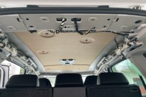 フォルクスワーゲン ティグアン 天井張替え  浮き 剥がれ 垂れ下がり 防音断熱材施工 ｜東京 新宿区