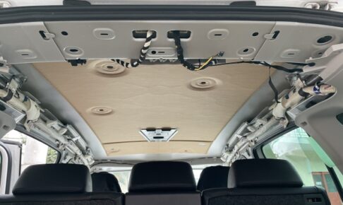 フォルクスワーゲン ティグアン 天井張替え  浮き 剥がれ 垂れ下がり 防音断熱材施工 ｜東京 新宿区