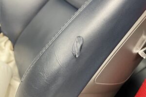 ポルシェ911 type-991 レザーシート 破れ 表皮捲れ 補修｜東京 中央区