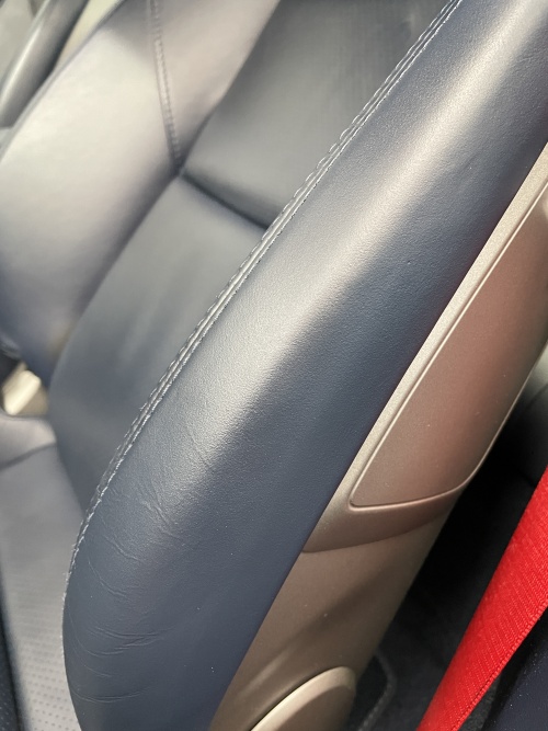 ポルシェ911 type-991 レザーシート 破れ 表皮捲れ 補修｜東京 中央区