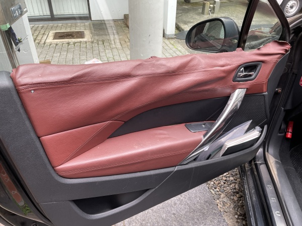 プジョー308CC ドア内張り張替え カラーチェンジ|東京 新宿区