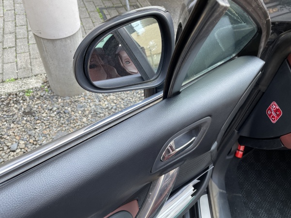 プジョー308CC ドア内張り張替え カラーチェンジ｜東京 新宿区