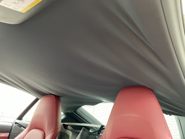 ポルシェケイマン type-718 ルーフライナー張替え＆防音断熱材施工｜東京 新宿区