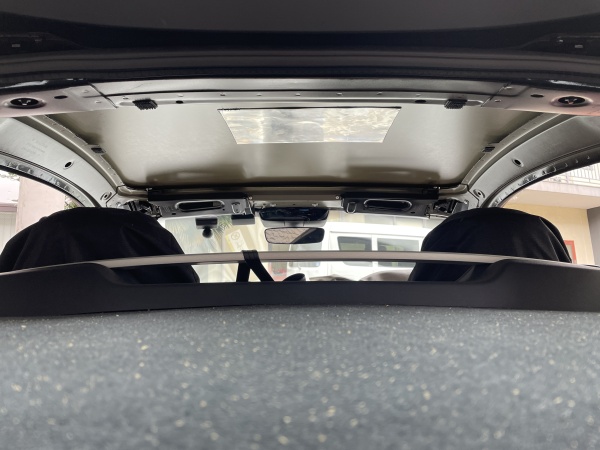 ポルシェケイマン type-718 ルーフライナー張替え＆防音断熱材施工｜東京 新宿区