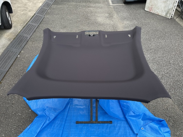 ポルシェケイマン type-718 ルーフライナー張替え＆防音断熱材施工｜東京 新宿区