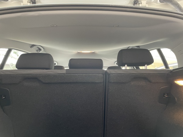 BMW116i 天井張替え  浮き 剥がれ 垂れ下がり｜東京 新宿区