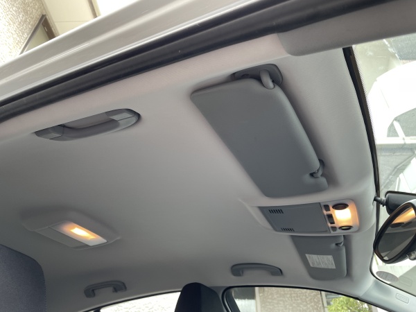 BMW116i 天井張替え 浮き 剥がれ 垂れ下がり|東京 新宿区