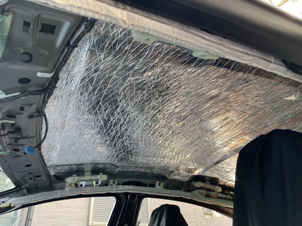 フォルクスワーゲン パサートCC 天井張替え+防音断熱材施工｜東京 新宿区