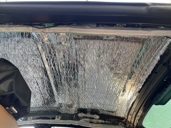 フォルクスワーゲン パサートCC 天井張替え+防音断熱材施工｜東京 新宿区